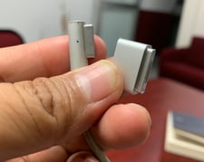 Imagen de Adaptador de magsafe a magsafe 2 y aprovechar el viejo cargador de Mac