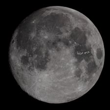 Imagen de La super luna rosa de abril